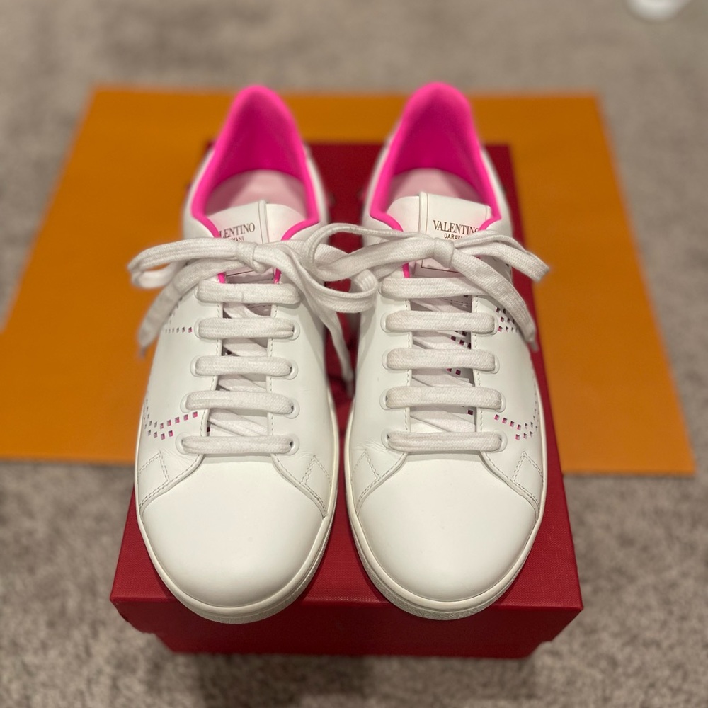 Valentino Garavani White & Pink Backnet sneakers